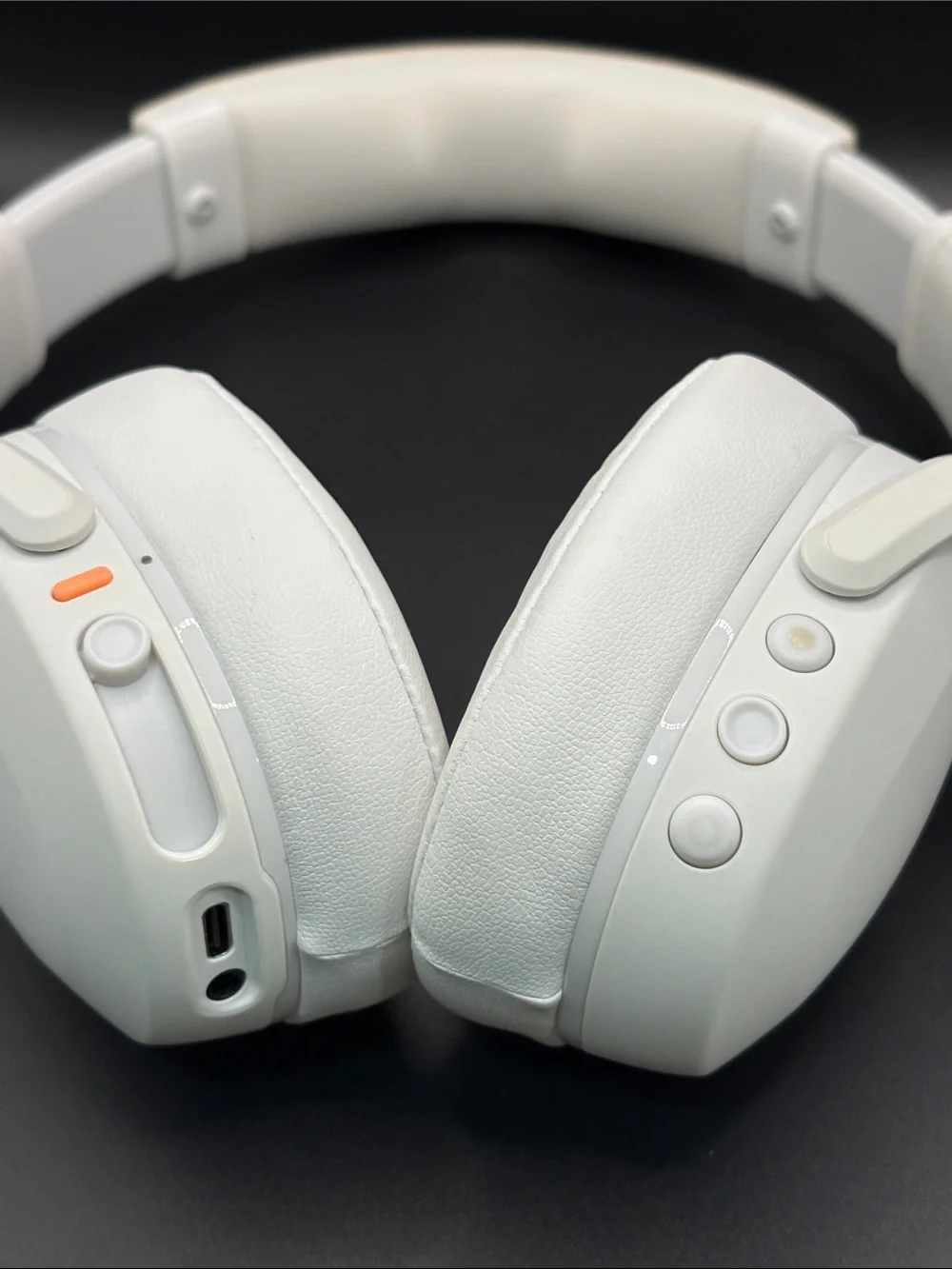 Skullcandy White Crusher Evo Over-Ear Wireless Headphones with Carry Pouch